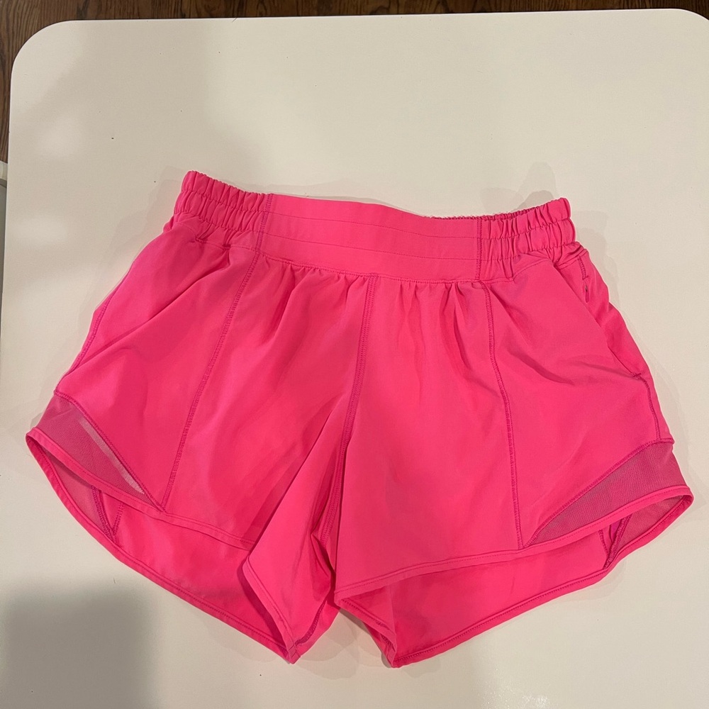 Lululemon hotty hot II shorts long in pink highlight